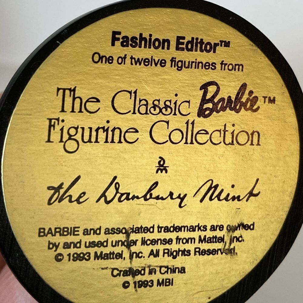 Vintage The Danbury Mint The Fashion Editor Barbie 1993 - Picture 7 of 7